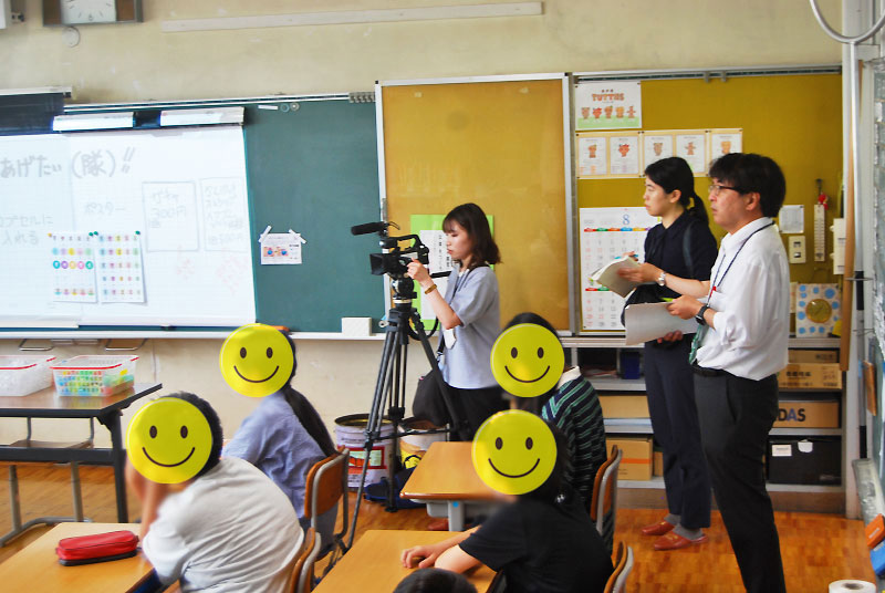 境小学校6年生「井戸尻考古館 盛り上げ隊」活動中!