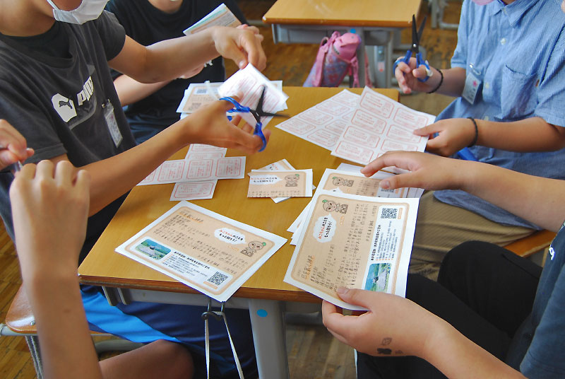 境小学校6年生「井戸尻考古館 盛り上げ隊」活動中!