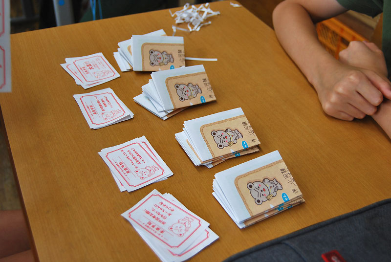 境小学校6年生「井戸尻考古館 盛り上げ隊」活動中!