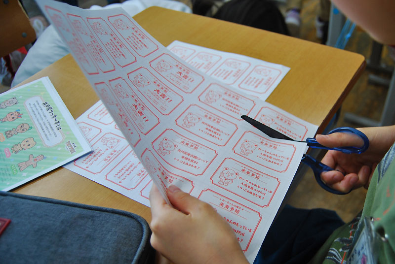 境小学校6年生「井戸尻考古館 盛り上げ隊」活動中!